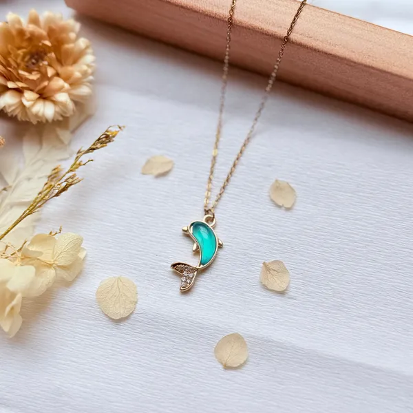 Gold_Diamond_Dolphin_Locket